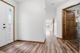 465 Meadow View Ct, Paynesville, MN 56362 - Photo 6