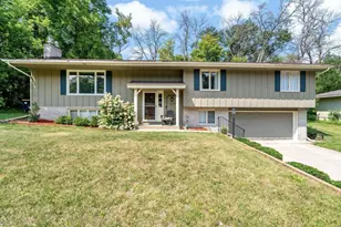 12708 Parkwood Dr, Burnsville, MN 55337 - Photo 2