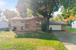 6733 Willow Ln, Brooklyn Center, MN 55430 - Photo 4