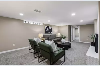1947 Yorkshire Court, Saint Paul, MN 55116 - Photo 28