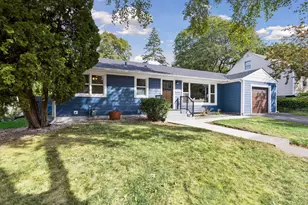 1947 Yorkshire Ct, Saint Paul, MN 55116 - Photo 2