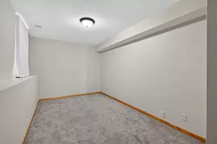 412 Hazel St N, Saint Paul, MN 55119 - Photo 36