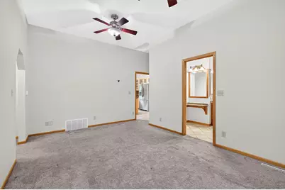 412 Hazel Street N, Saint Paul, MN 55119 - Photo 24