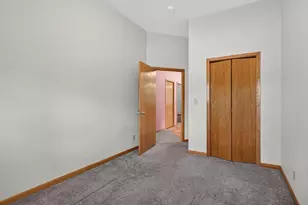 412 Hazel St N, Saint Paul, MN 55119 - Photo 10