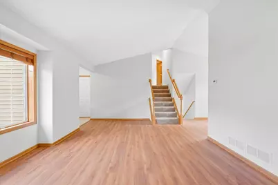 342 Parkview Lane S, Maplewood, MN 55119 - Photo 8
