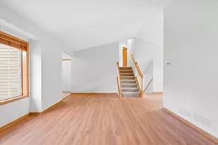 342 Parkview Ln S, Maplewood, MN 55119 - Photo 8