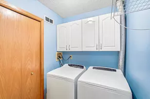 4068 Wilshire Cir, Shoreview, MN 55126 - Photo 16
