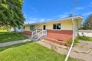 202 W Main St, Ceylon, MN 56121 - Photo 1