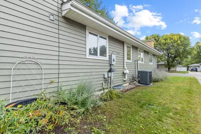 402 N Minnesota Street, Marshall, MN 56258 - Photo 64