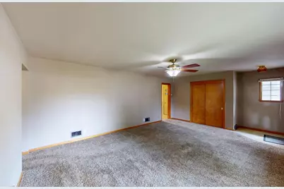 204 Fairview Drive, Albert Lea, MN 56007 - Photo 4