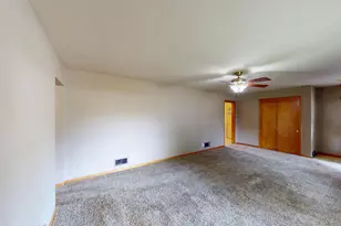 204 Fairview Dr, Albert Lea, MN 56007 - Photo 4