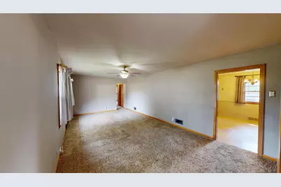 204 Fairview Drive, Albert Lea, MN 56007 - Photo 2