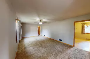 204 Fairview Dr, Albert Lea, MN 56007 - Photo 2