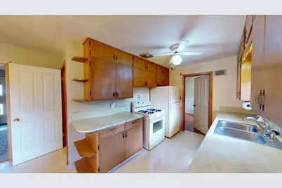 204 Fairview Drive, Albert Lea, MN 56007 - Photo 8