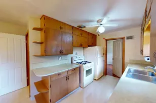 204 Fairview Dr, Albert Lea, MN 56007 - Photo 8