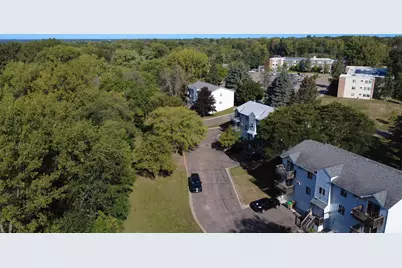 220 Hallam Avenue S, Mahtomedi, MN 55115 - Photo 4