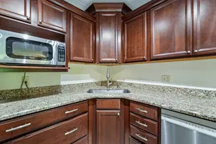 2445 Londin Ln E, Maplewood, MN 55119 - Photo 14