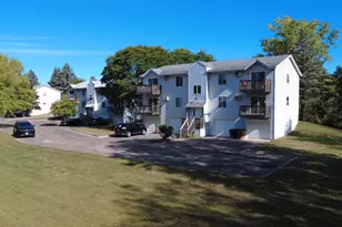 240 Hallam Ave S, Mahtomedi, MN 55115 - Photo 8