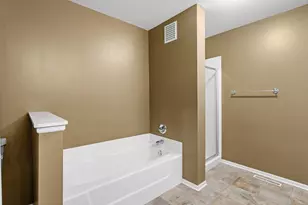320 Willoughby Way W, Minnetonka, MN 55305 - Photo 32