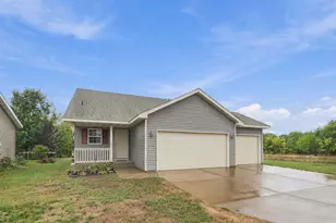 4005 21st Ave S, Saint Cloud, MN 56301 - Photo 2