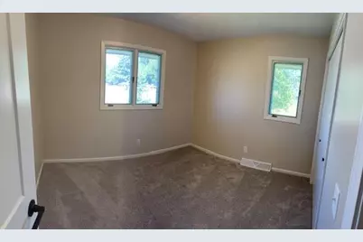 926 Holcombe Avenue N, Litchfield, MN 55355 - Photo 12