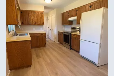 926 Holcombe Avenue N, Litchfield, MN 55355 - Photo 2