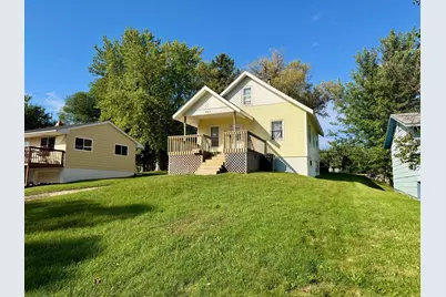 907 N Baird Avenue, Fergus Falls, MN 56537 - Photo 4