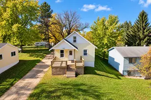 907 N Baird Ave, Fergus Falls, MN 56537 - Photo 4