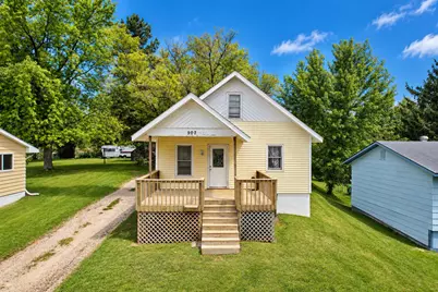 907 N Baird Avenue, Fergus Falls, MN 56537 - Photo 2