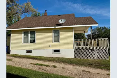 907 N Baird Avenue, Fergus Falls, MN 56537 - Photo 6