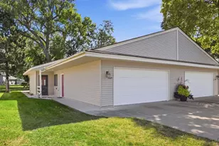 545 Graham St SW, Hutchinson, MN 55350 - Photo 2