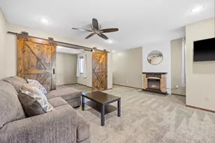 545 Graham St SW, Hutchinson, MN 55350 - Photo 4