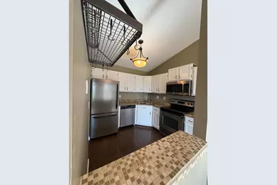 10277 Arrowwood Drive, Eden Prairie, MN 55347 - Photo 4