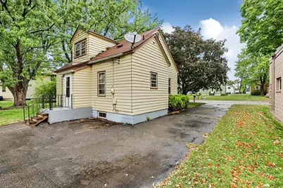 129 7th Avenue NE, Saint Cloud, MN 56304 - Photo 4