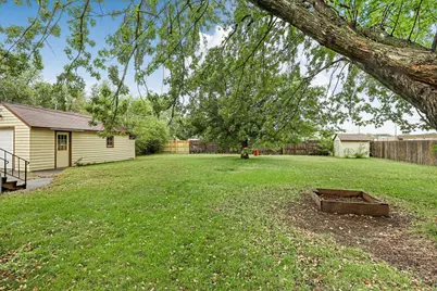 129 7th Avenue NE, Saint Cloud, MN 56304 - Photo 6