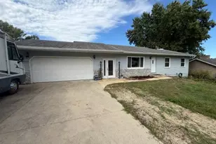 4501 22nd Ave NE, Rochester, MN 55906 - Photo 2