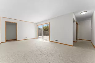 7782 Dunmore Rd, Woodbury, MN 55125 - Photo 10