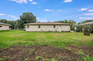 2437 Albion Ave, Fairmont, MN 56031 - Photo 8