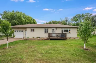 2437 Albion Ave, Fairmont, MN 56031 - Photo 2