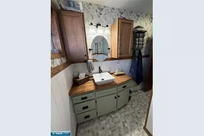511 Indiana Avenue W, Gilbert, MN 55741 - Photo 18