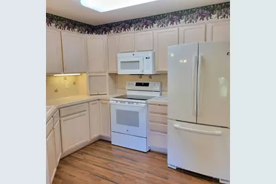 821 Greensview Court NW, Hutchinson, MN 55350 - Photo 6