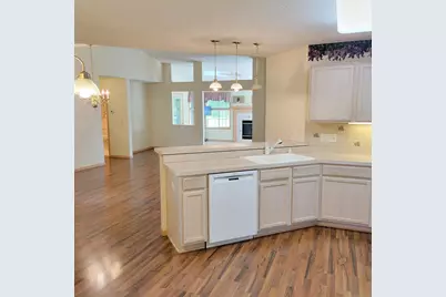 821 Greensview Court NW, Hutchinson, MN 55350 - Photo 4