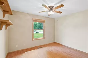 474 10th Ave SW, Wells, MN 56097 - Photo 18
