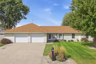 474 10th Ave SW, Wells, MN 56097 - Photo 1