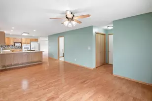 474 10th Ave SW, Wells, MN 56097 - Photo 10