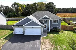 707 Hickory St SW, Isanti, MN 55040 - Photo 22