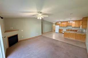 610 Meadows Dr, Hammond, WI 54015 - Photo 4