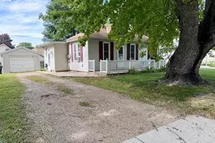 1218 7 1/2 Street SW, Willmar, MN 56201 - Photo 2
