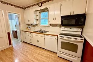 1218 7 1/2 Street SW, Willmar, MN 56201 - Photo 6