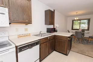 6570 Upper 35th St N, Oakdale, MN 55128 - Photo 12